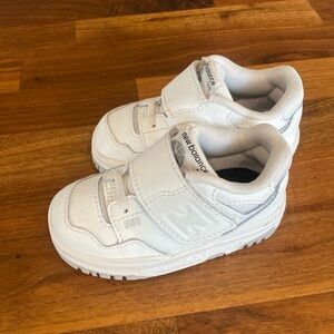 Infant New Balance 550. US 5